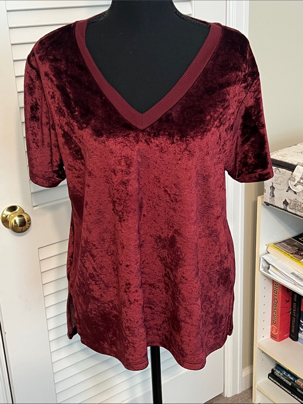 Crushed velvet t shirt size L.